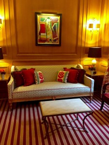 l'hotel de l'abbaye couch